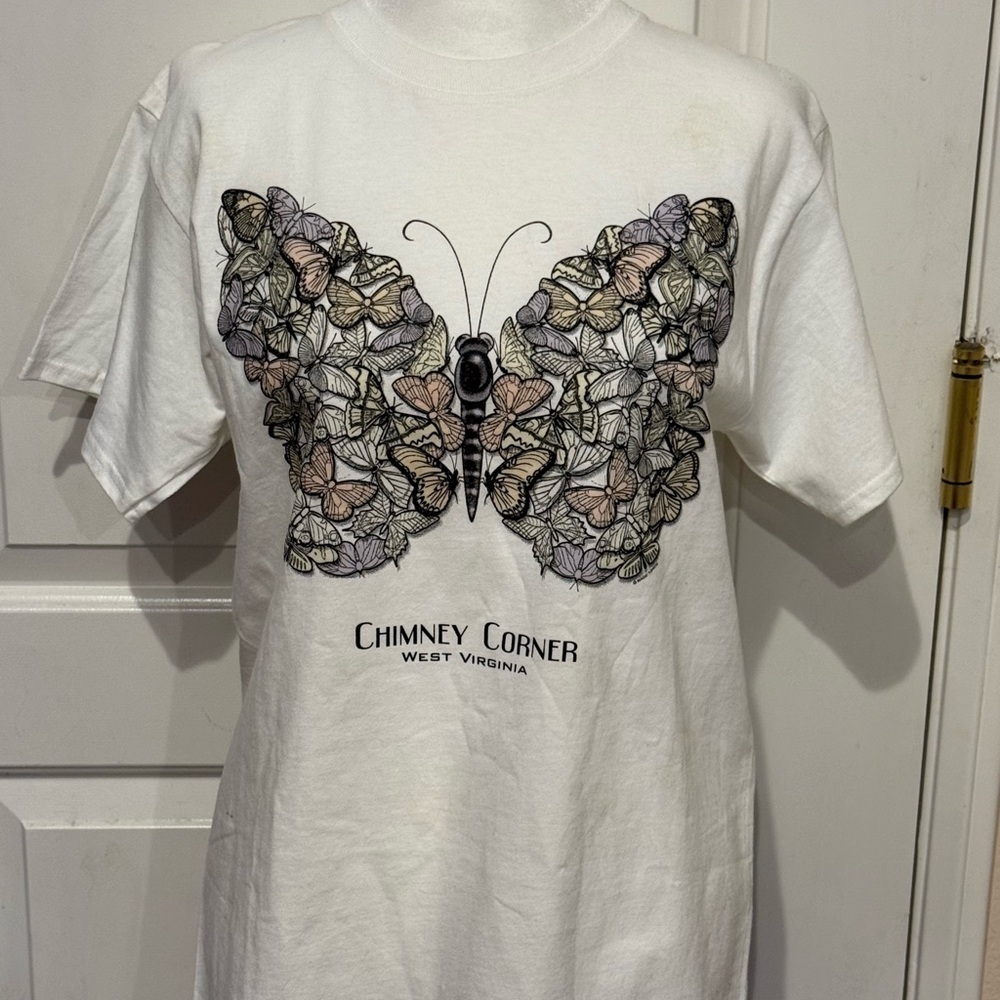 White Butterfly Graphic T-Shirt color changing in the sun, kids large - Picture 4 of 5